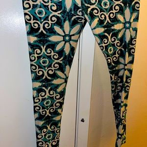 Blue patterned one size LuLaRoe mainly aqua leggings soft